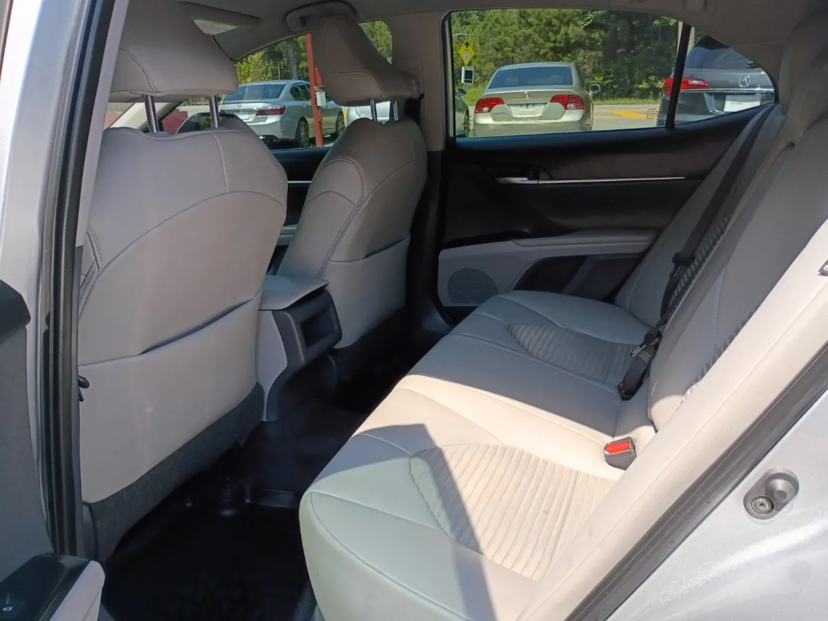 2020 Toyota Camry — image 5