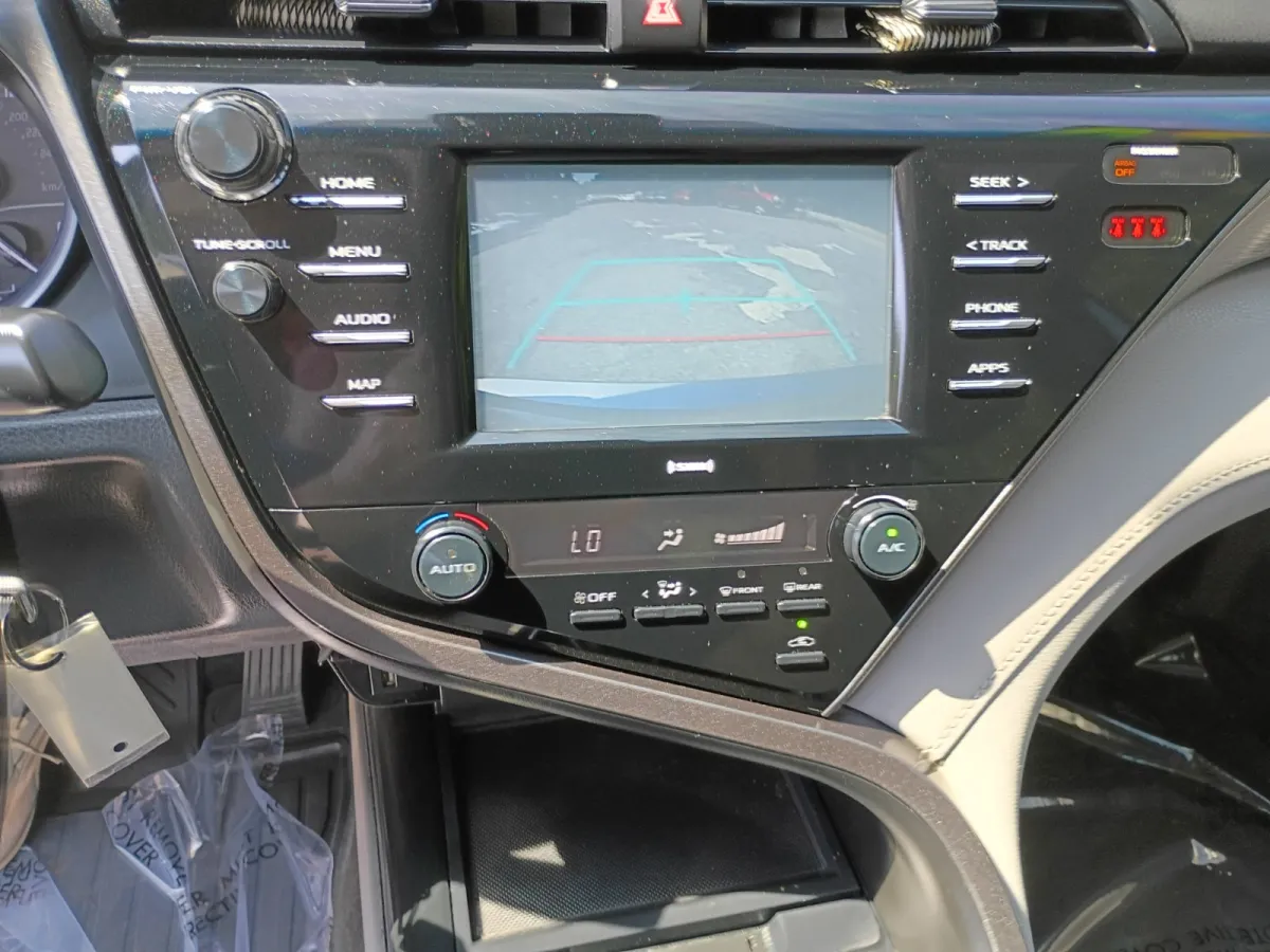 2020 Toyota Camry — image 8