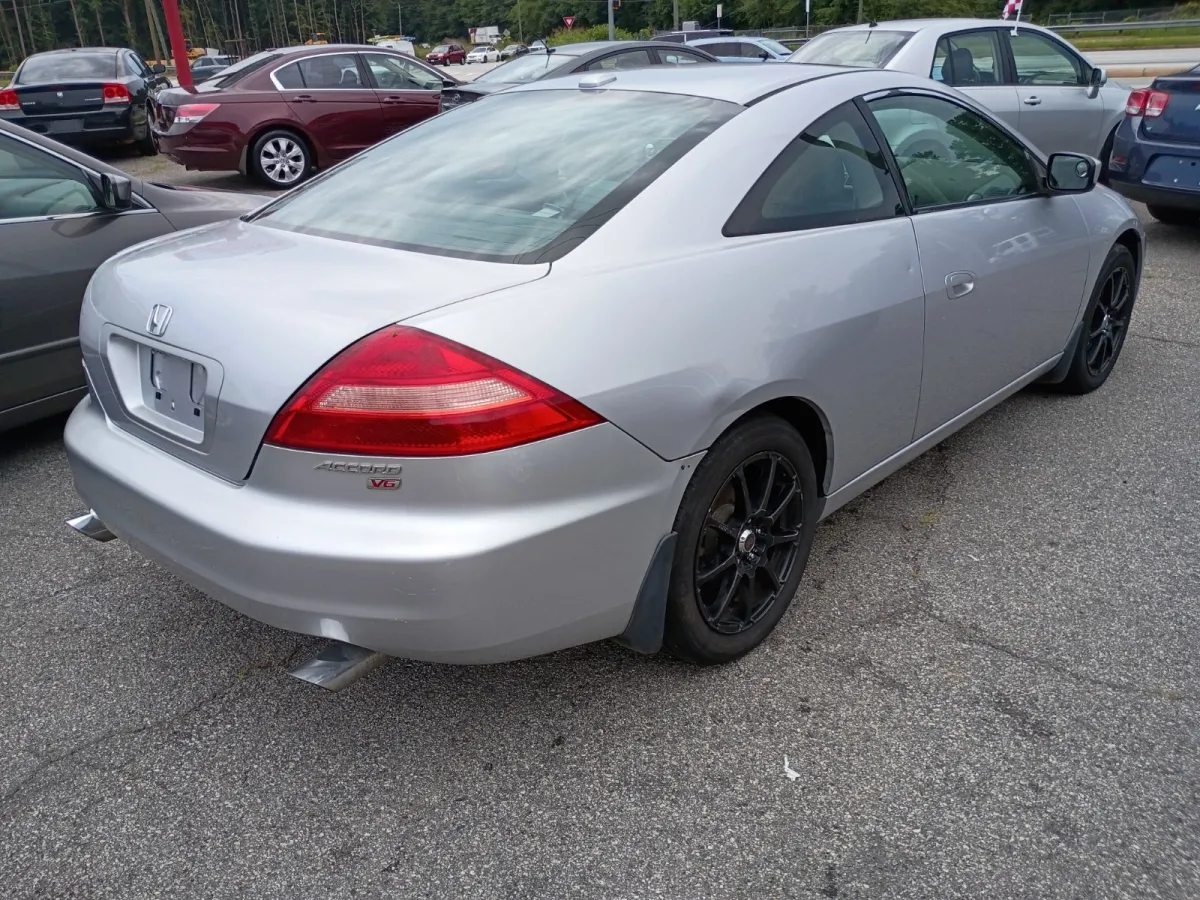 2005 Honda Accord — image 3