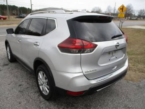 2018 Nissan Rogue — image 3