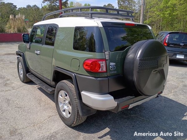 2010 Toyota FJ Cruiser — image 3