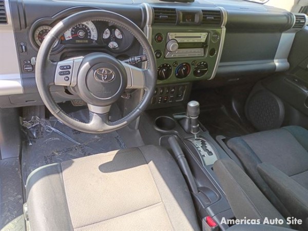 2010 Toyota FJ Cruiser — image 4