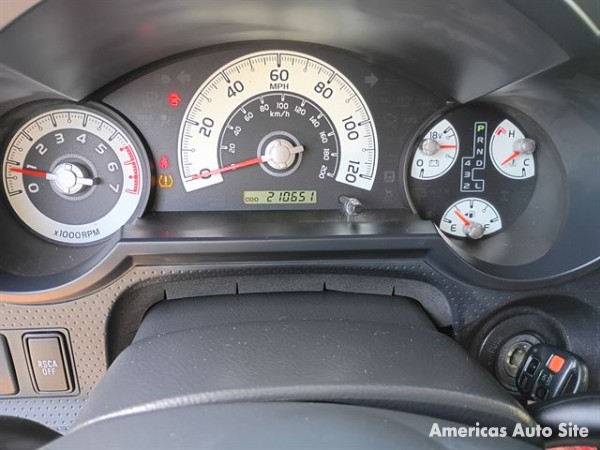 2010 Toyota FJ Cruiser — image 6