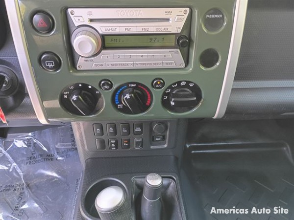 2010 Toyota FJ Cruiser — image 8