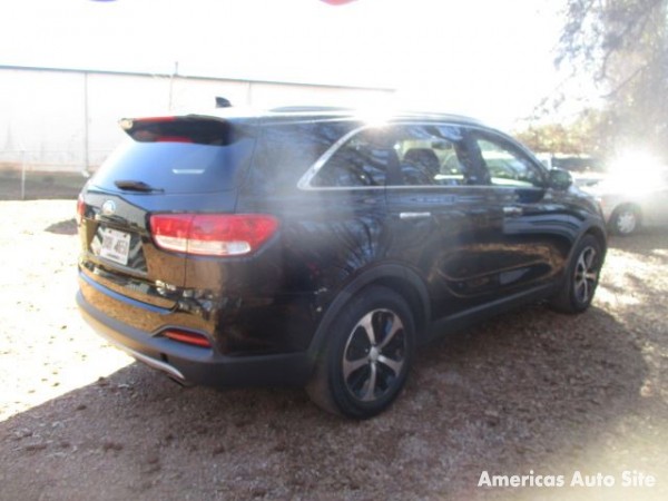 2016 Kia Sorento — image 3