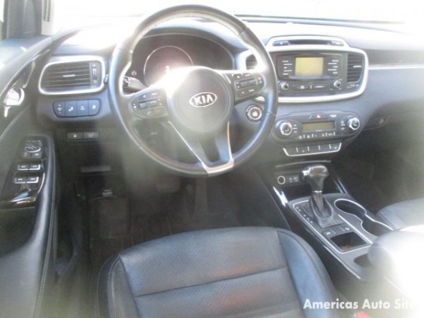 2016 Kia Sorento — image 4