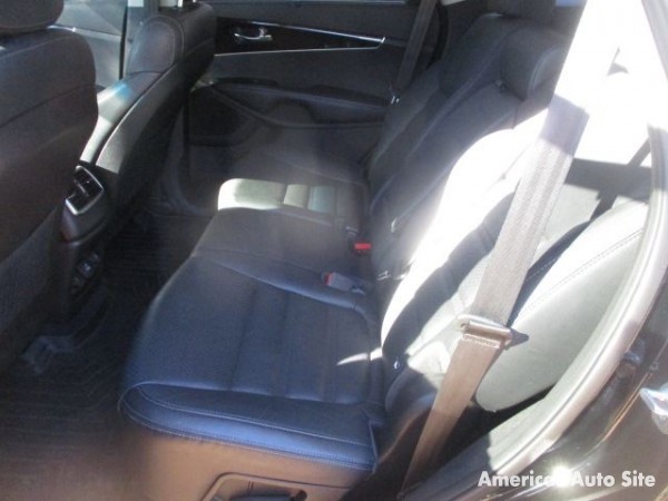 2016 Kia Sorento — image 5
