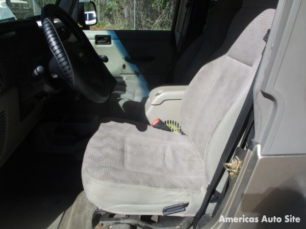 2004 Jeep Wrangler — image 5
