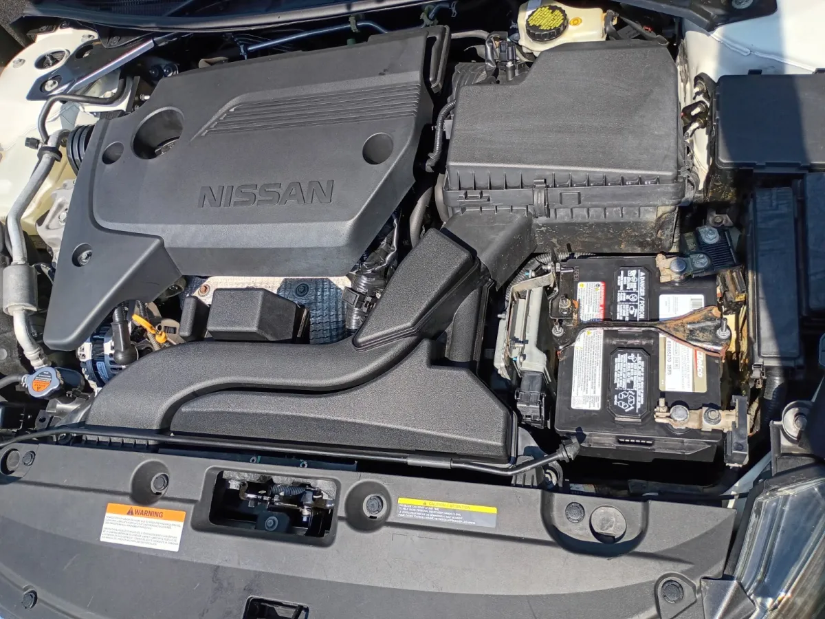 2017 Nissan Altima — image 10