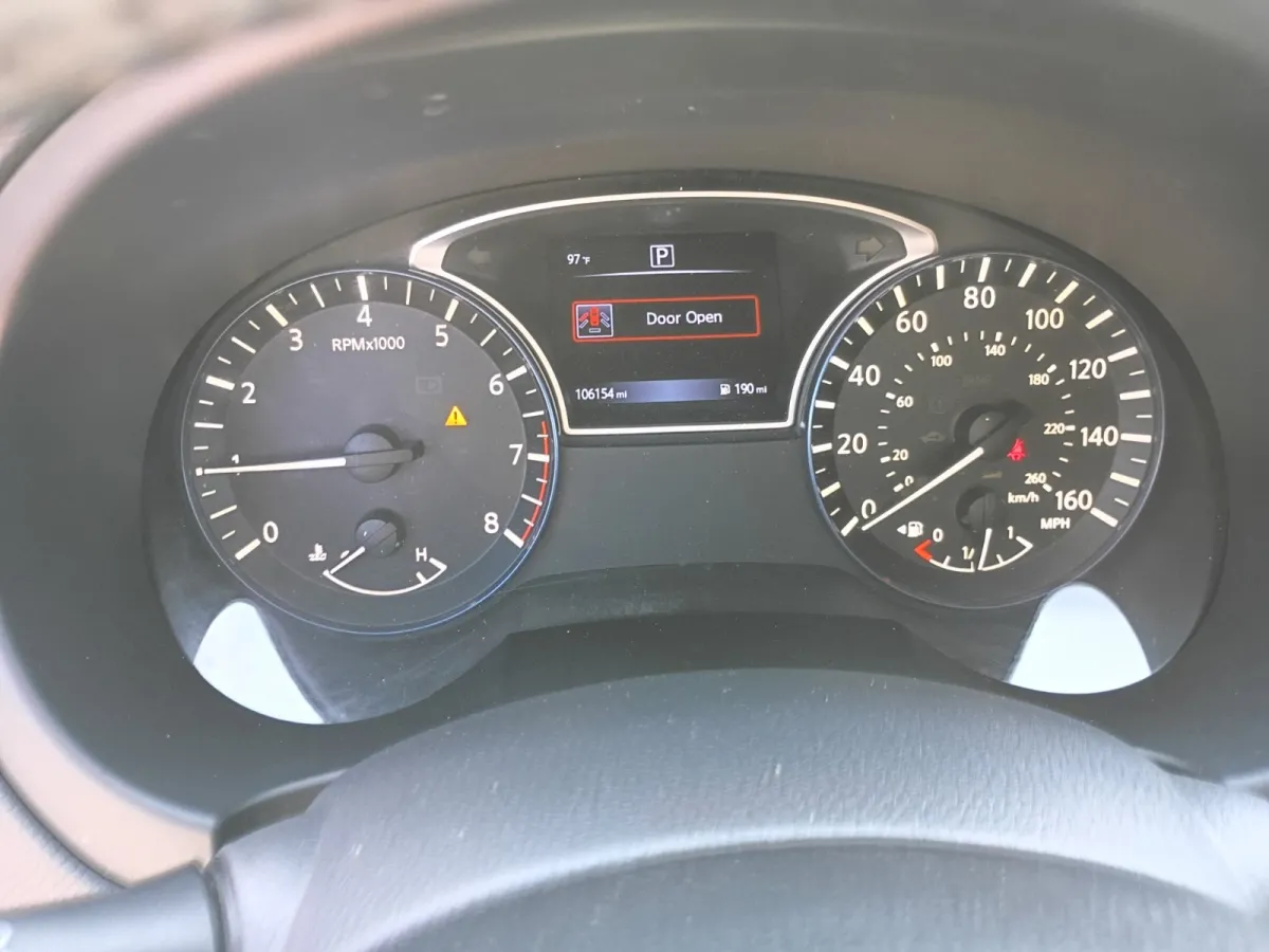 2017 Nissan Altima — image 7