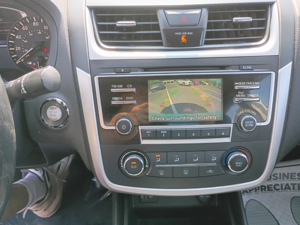 2017 Nissan Altima — image 8
