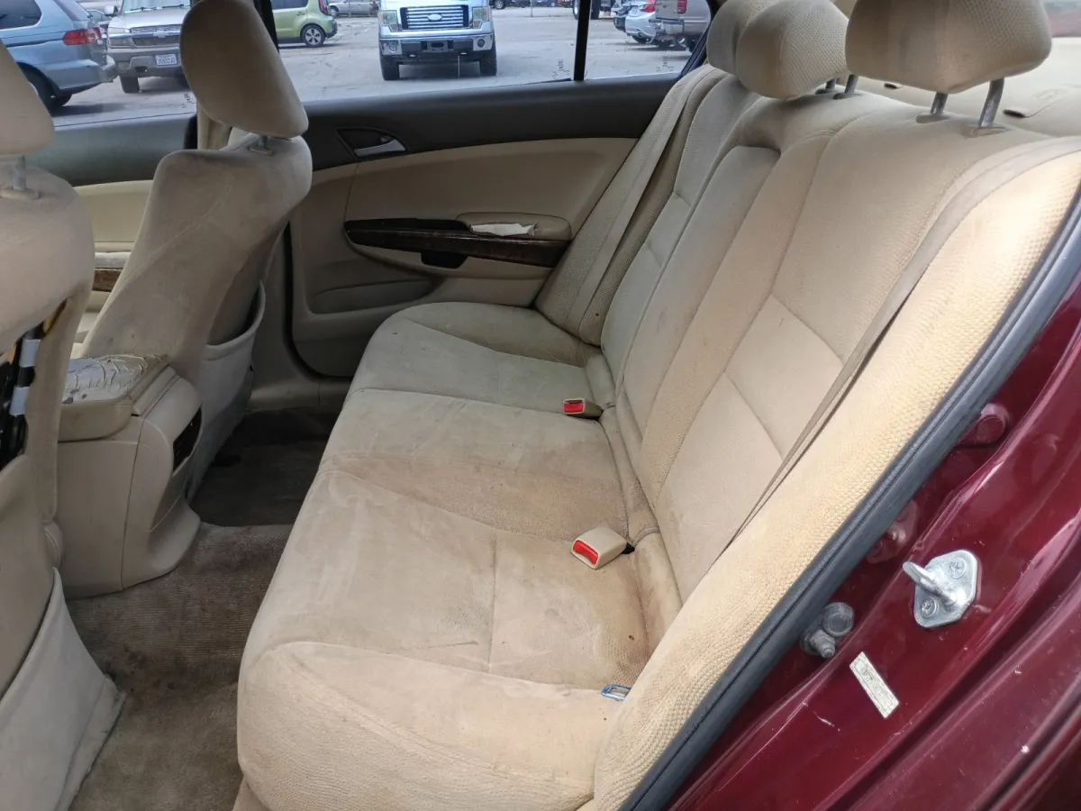 2010 Honda Accord — image 5