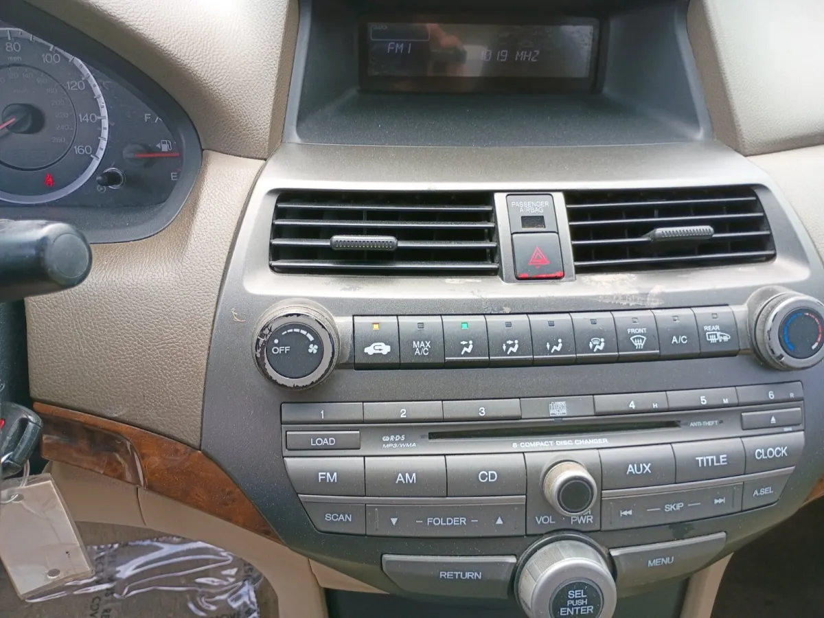 2010 Honda Accord — image 8