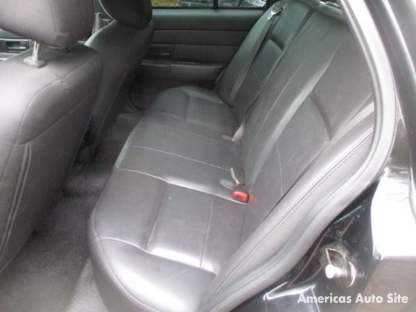 2011 Ford Crown Victoria — image 5