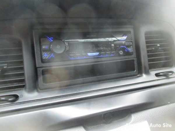 2011 Ford Crown Victoria — image 8