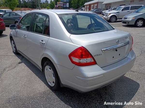 2009 Nissan Versa — image 3