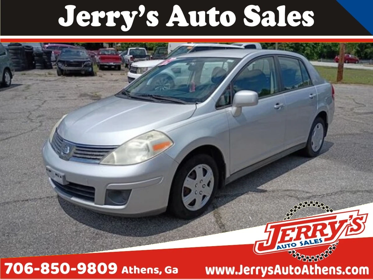 2009 Nissan Versa — image 1