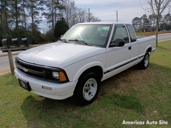 1995 Chevrolet S10 — image 2