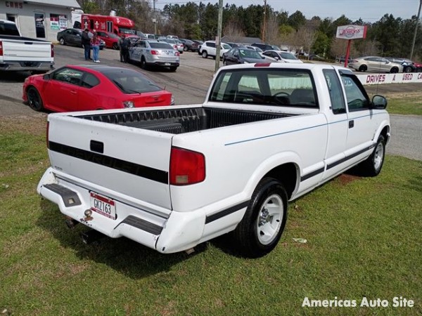 1995 Chevrolet S10 — image 3