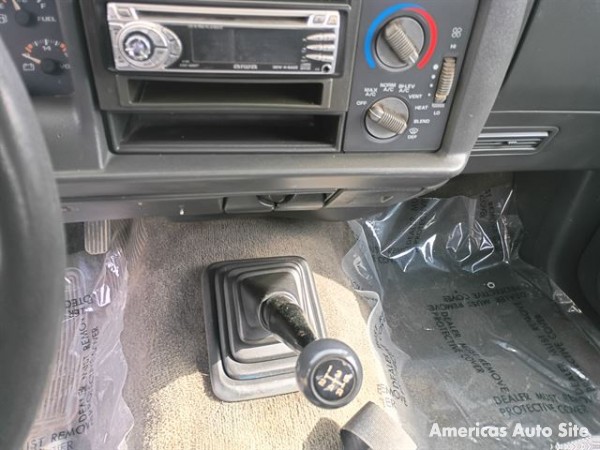 1995 Chevrolet S10 — image 8