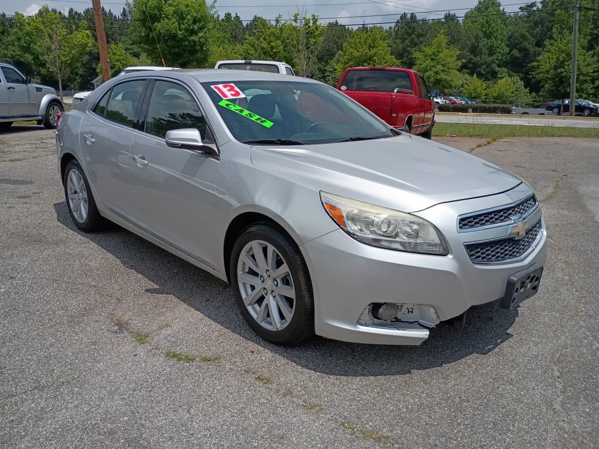 2013 Chevrolet Malibu — image 2