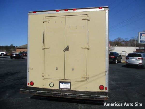 2015 Chevrolet Express Van — image 10