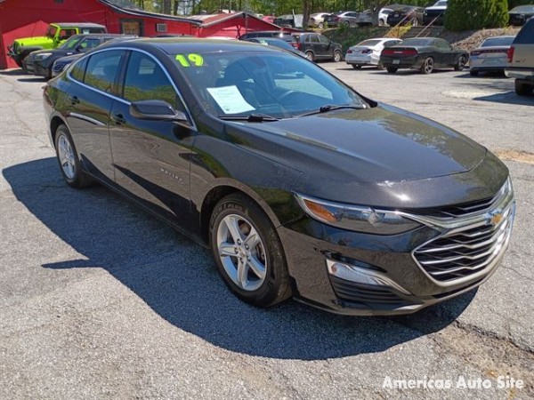 2019 Chevrolet Malibu — image 2