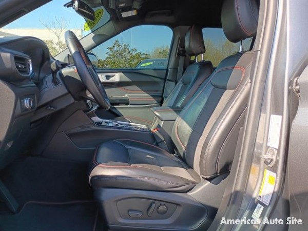 2022 Ford Explorer — image 9