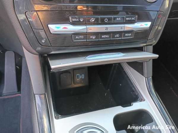 2022 Ford Explorer — image 12