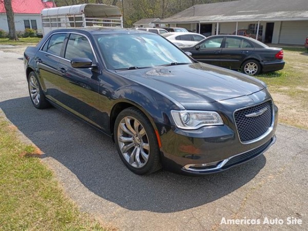 2019 Chrysler 300 — image 2