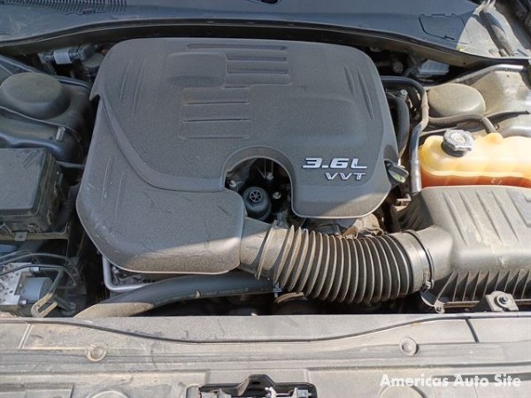 2019 Chrysler 300 — image 10