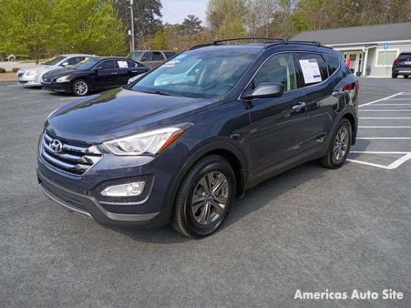 2014 Hyundai Santa Fe — image 2