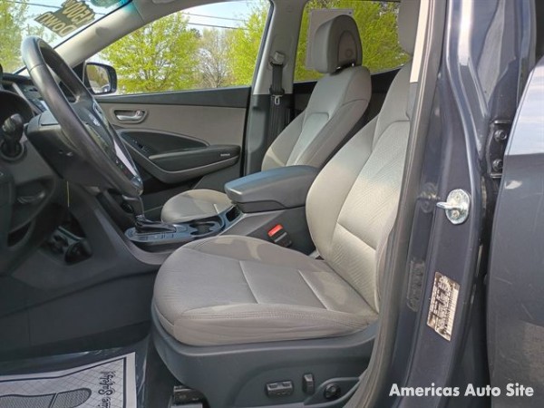 2014 Hyundai Santa Fe — image 7