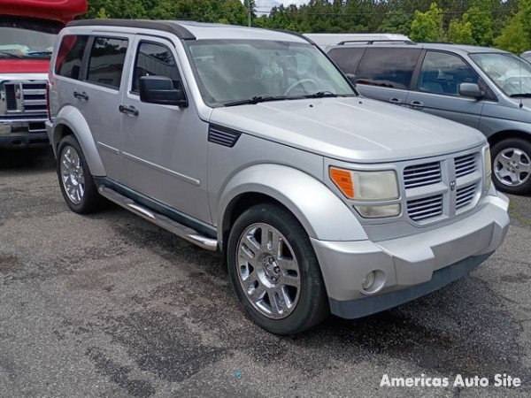 2011 Dodge Nitro — image 2
