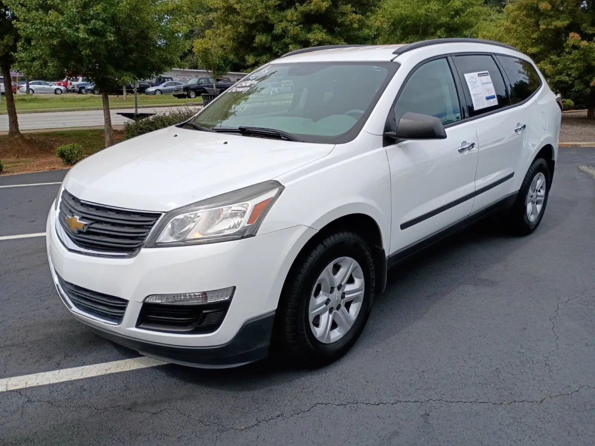 2017 Chevrolet Traverse — image 2