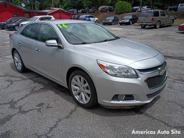 2016 Chevrolet Malibu — image 2