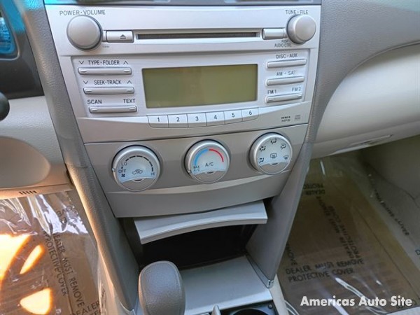 2011 Toyota Camry — image 7