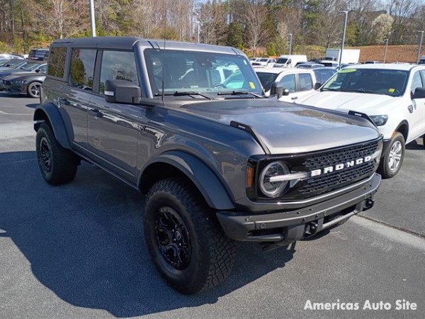 2022 Ford Bronco — image 2