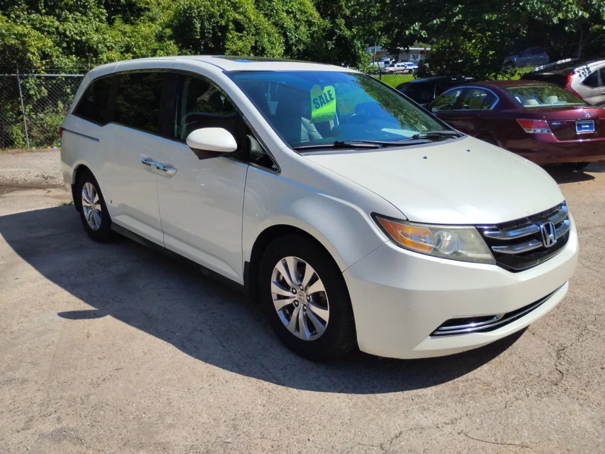 2014 Honda Odyssey — image 2