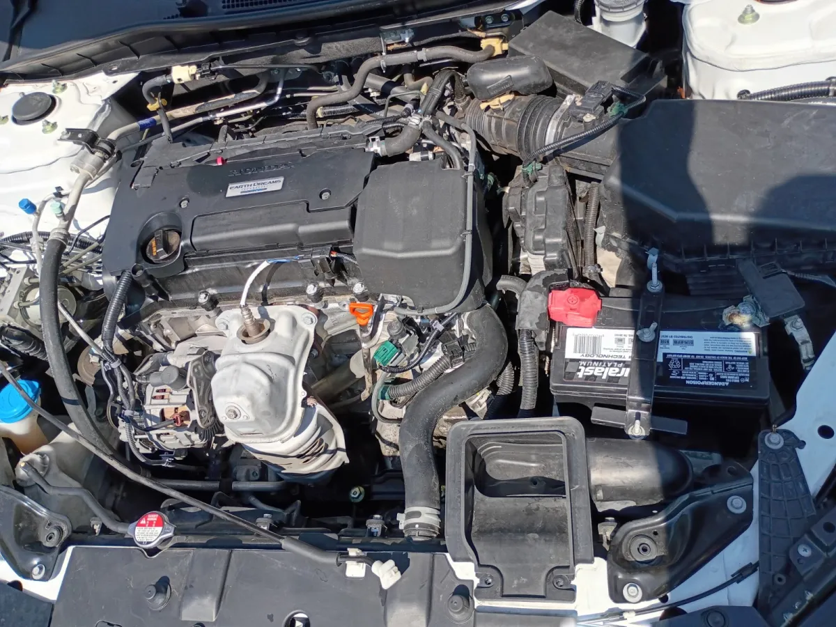 2017 Honda Accord — image 10