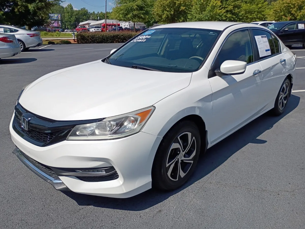 2017 Honda Accord — image 2