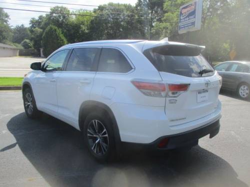 2016 Toyota Highlander — image 3