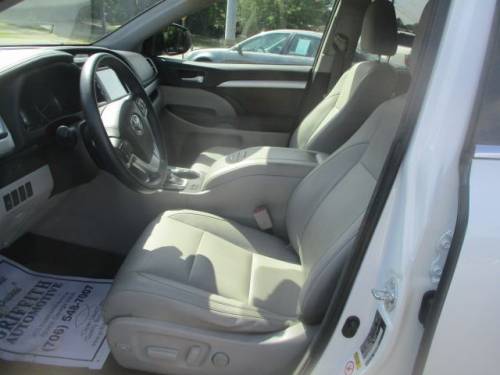 2016 Toyota Highlander — image 6