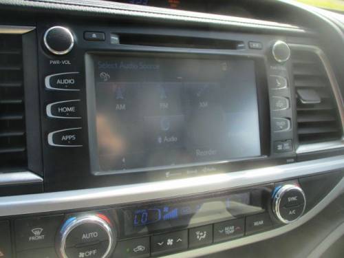 2016 Toyota Highlander — image 8