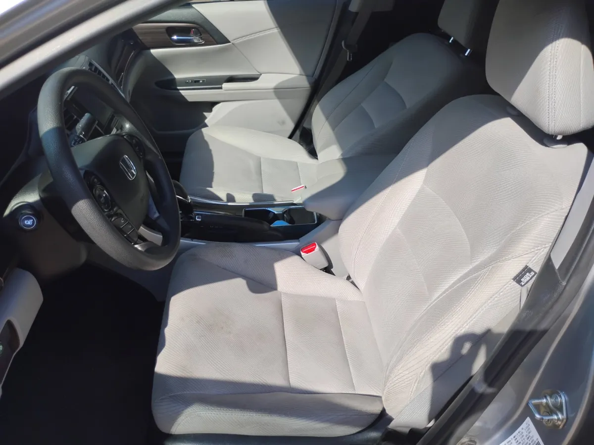 2017 Honda Accord — image 6