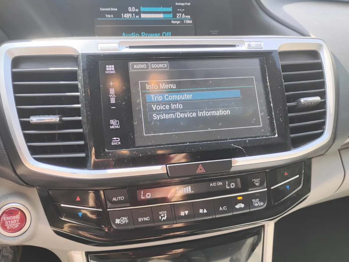 2017 Honda Accord — image 8