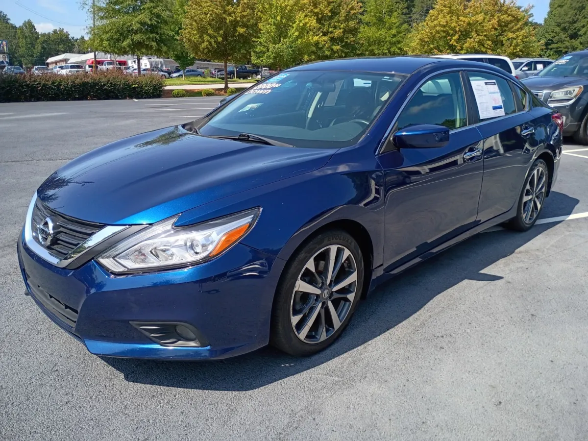 2016 Nissan Altima — image 2