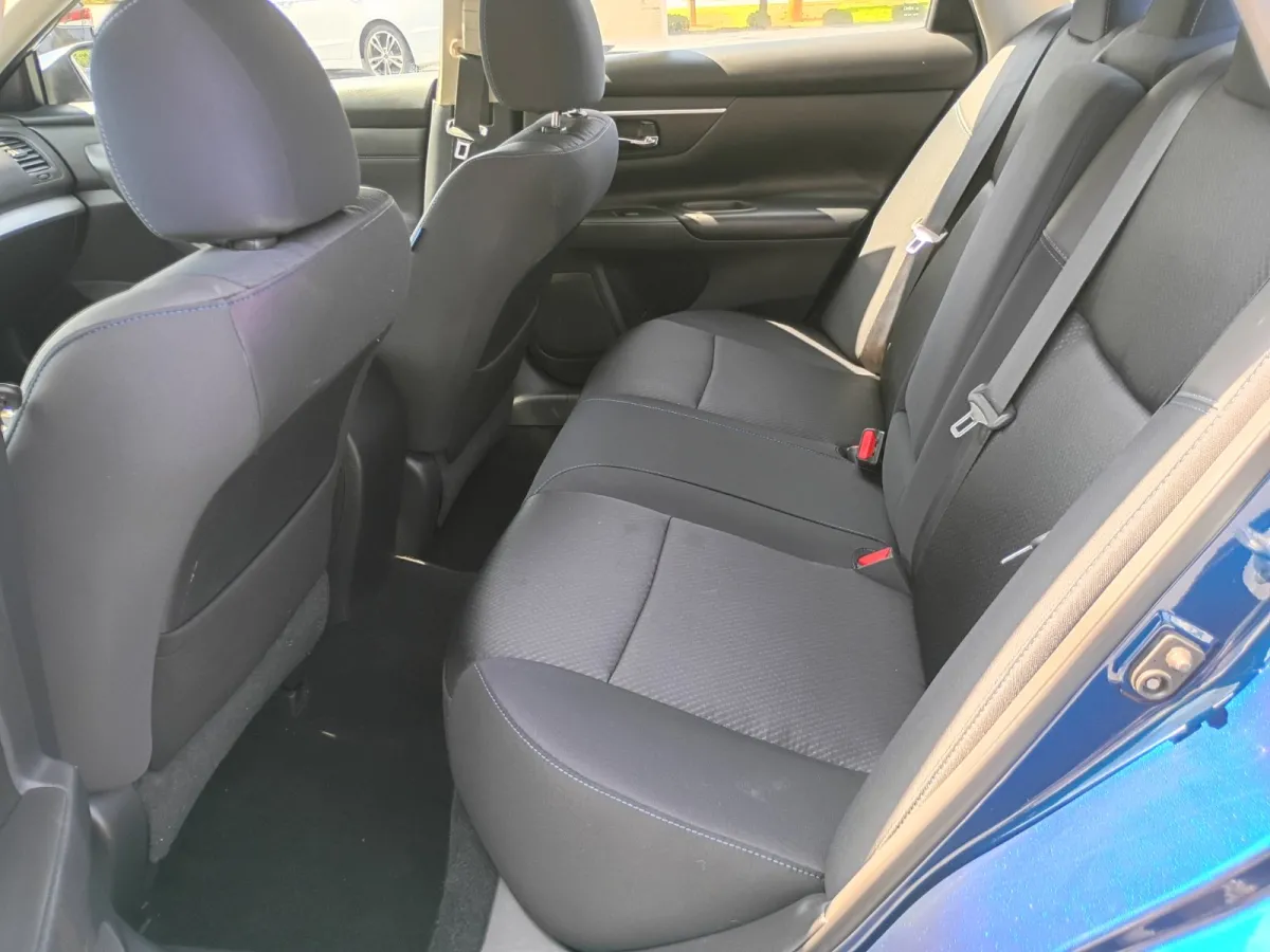 2016 Nissan Altima — image 5