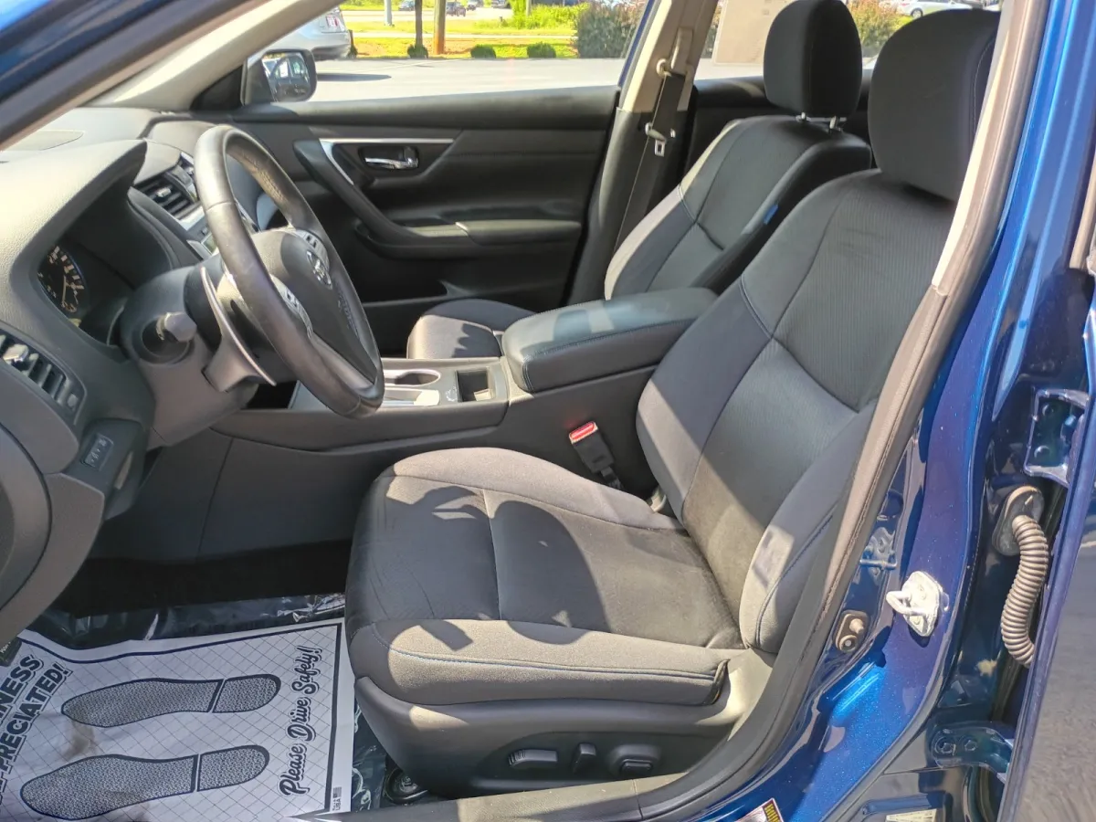 2016 Nissan Altima — image 6