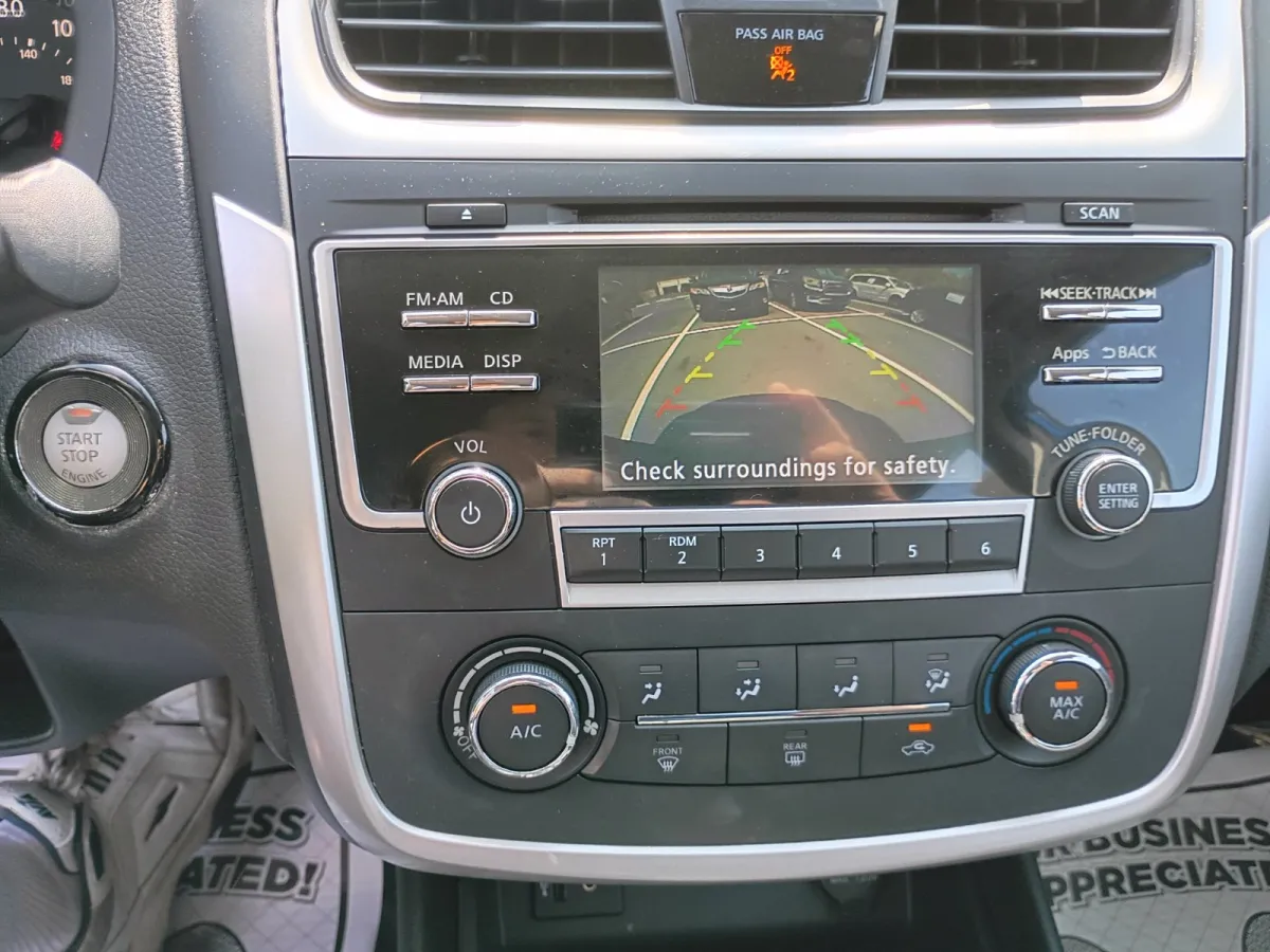 2016 Nissan Altima — image 8